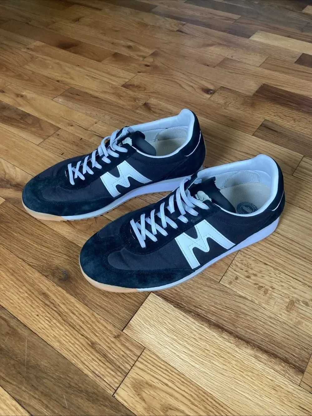 Karhu Mestari 76 Classic Black White Gum US Mens Size 8 F805003 EU 41.5